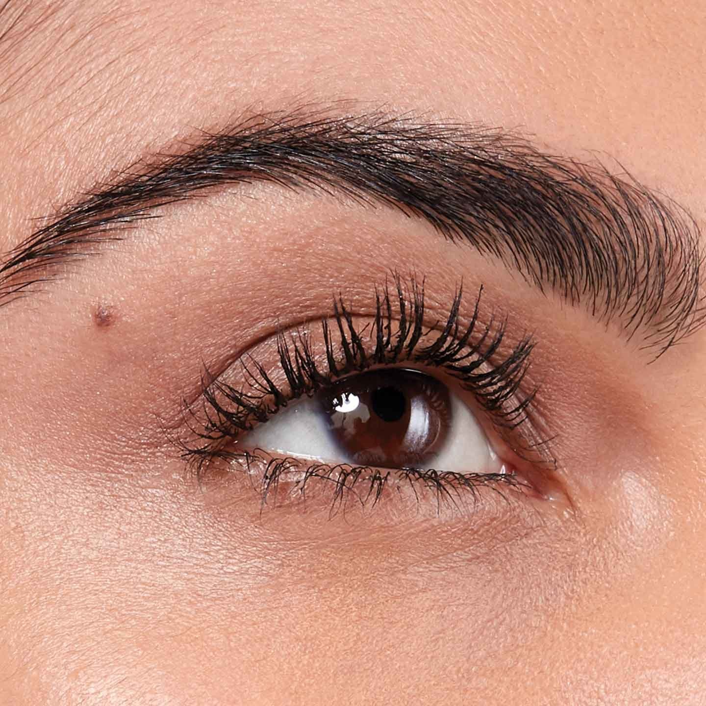 unrulylashes_macro_1440x1440_mny_maky_lashsensational_2019_dmi